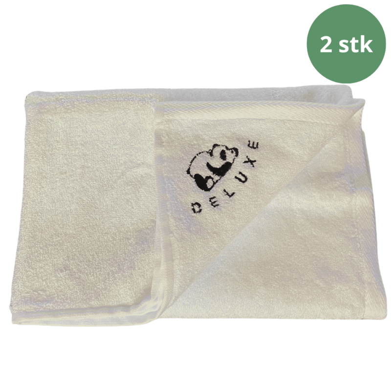 Sammenfoldet hvidt bambus håndklæde med Deluxe pandalogo, 2 stk.