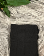 1 par sorte bambus strømper close up så man kan se syningen